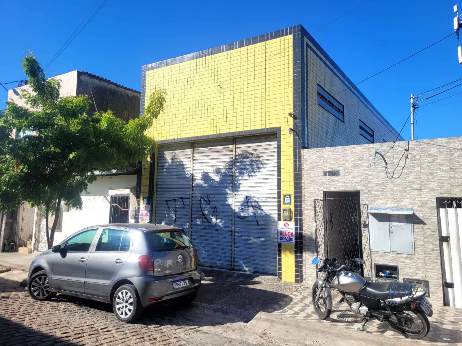 Galpão situado em dix-sept-rosado.